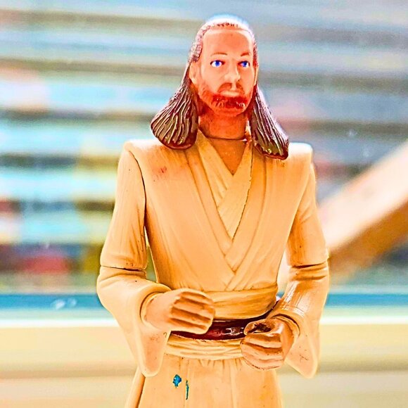 Star Wars Episode I – Qui-Gon Jinn 4" Action Figure (Hasbro, 1999) - Picture 2 of 10